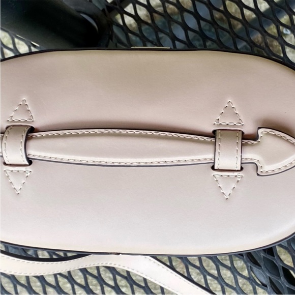 VINCE CAMUTO WOVEN Crossbody bucket black cream Bag purse with Strap Dust bag - Picture 2 of 8